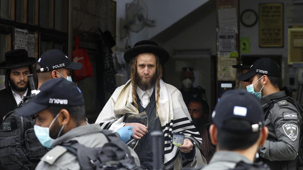נגיף קורונה הקורונה משטרה שוטרים מג"ב מסכה מסכות אכיפה ב ירושלים
