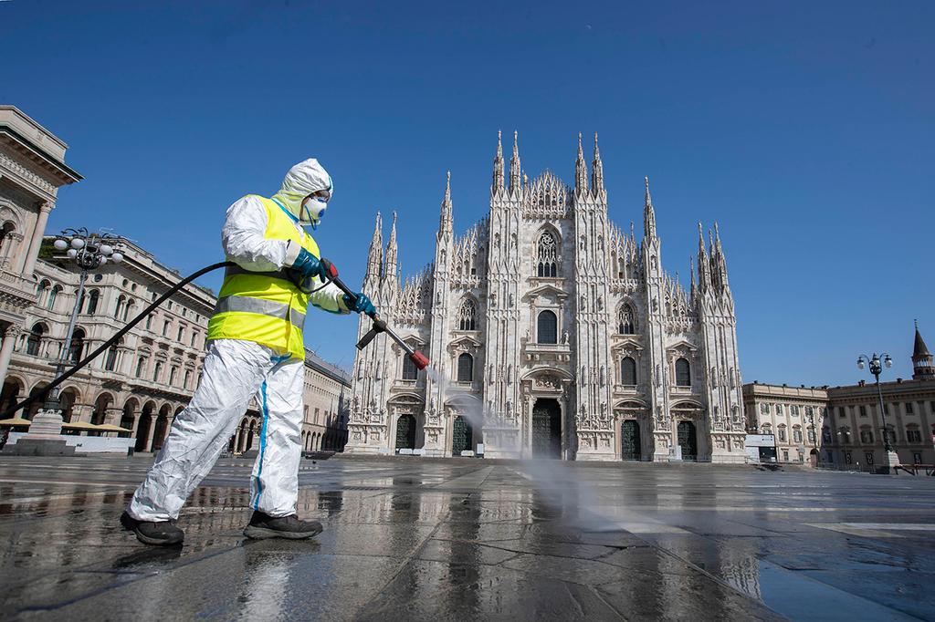 Disinfecting the street of Milan 