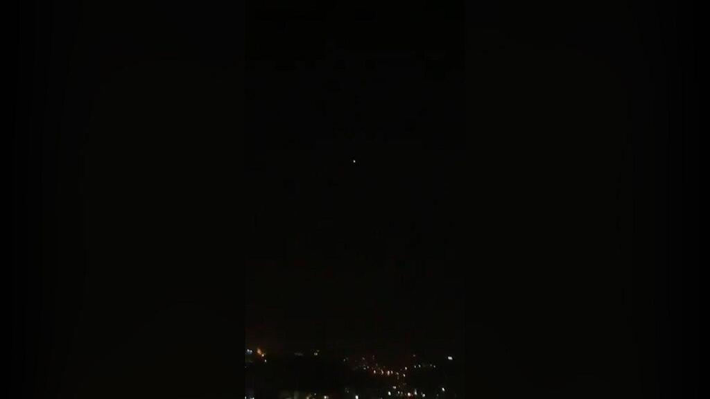 סוריה מאשימה: מטוסי קרב ישראליים שיגרו טילים מלבנון אל אזור חומס
