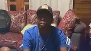 אספרייה מציג את הקונדומים