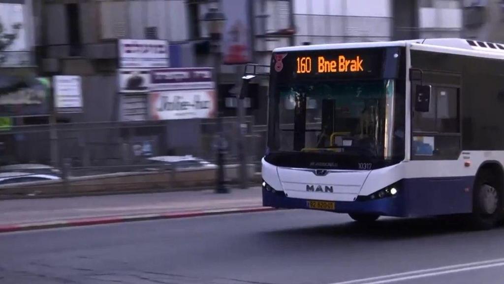 Public transport in Bnei Brak (Photo: Amit Huber) תחבורה ציבורית בבני ברק