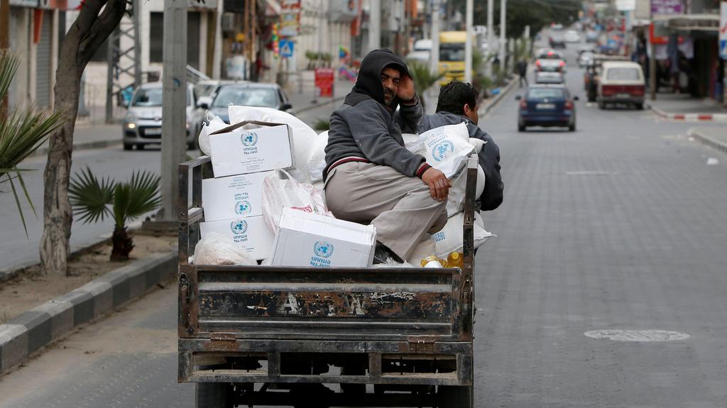 Food distribution in Gaza