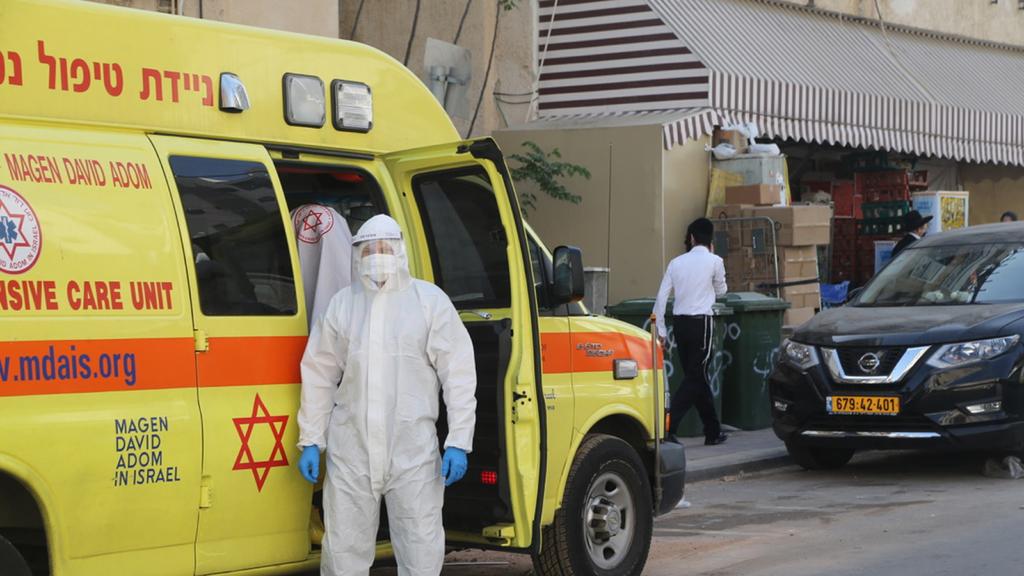 Бриагада МАДА в Бней-Браке. Фото: Ярив Кац בני ברק בימי הקורונה