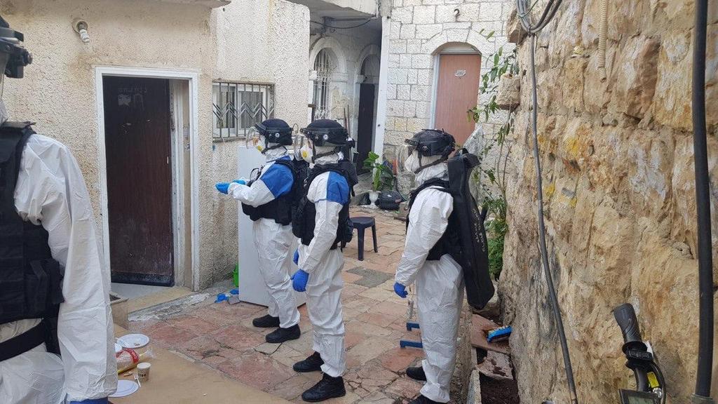 משטרה תפסה חולה קורונה בשכונת מאה שערים בירושלים שהסתובב ברחוב