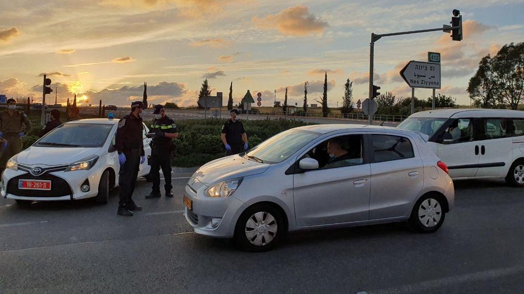  מחסום משטרתי במחלף ראשונים בראשון לציון