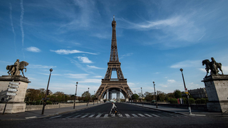  מגדל אייפל במהלך הסגר בפריז