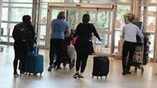 נוסעים יוצאים מנתב"ג