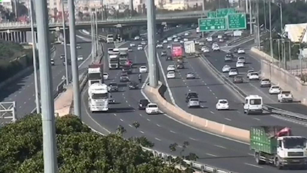 מחלף אלוף שדה בכביש 4 בחול המועד בצל הקורונה