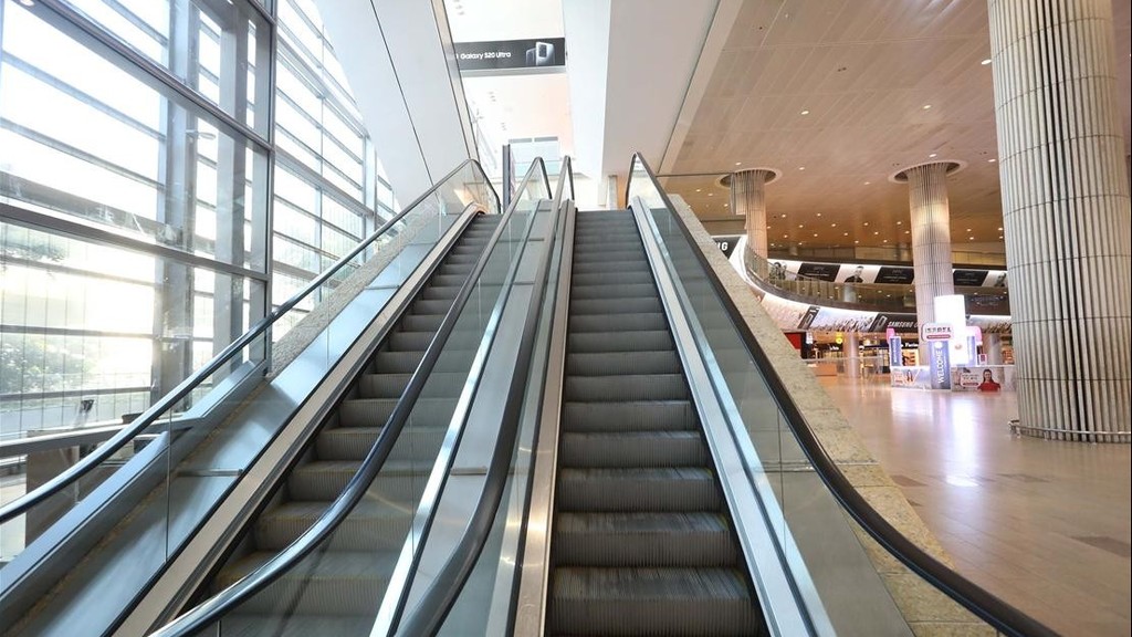 Эскалатор в аэропорту Бен-Гурион 