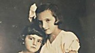 מגדי ואחותה שאבדה לה באושוויץ  