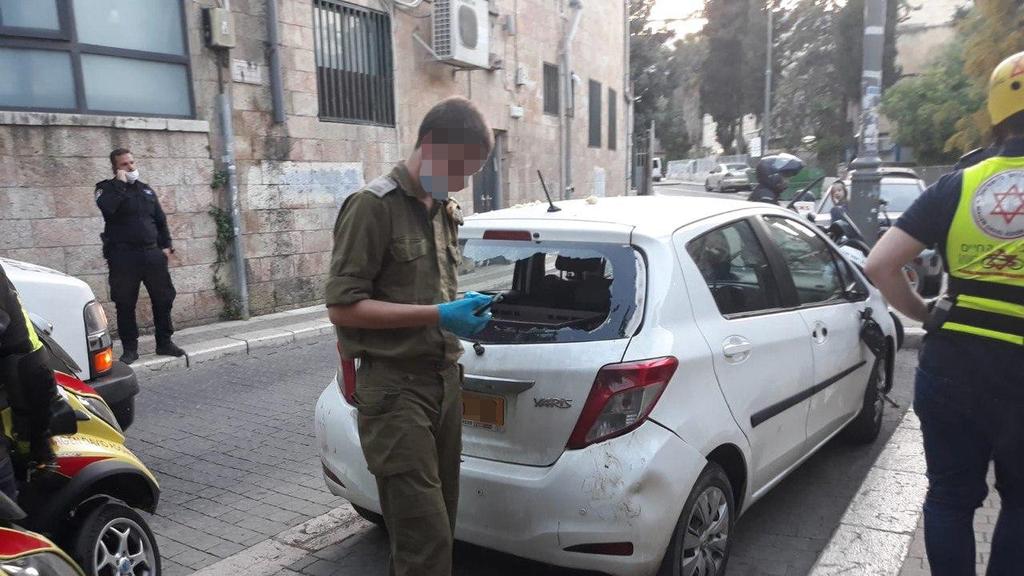 רכב של פיקוד העורף שהותקף בשכונת מאה שערים בירושלים