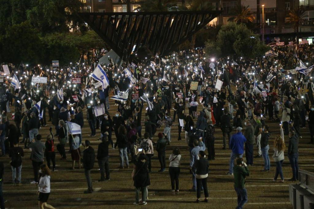 מחאת הדגלים השחורים בכיכר רבין