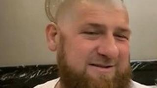 שליט צ'צ'ניה רמזן קדירוב גילח את הראש נגיף קורונה