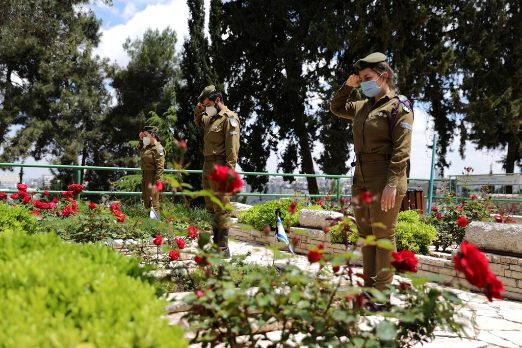 יום הזיכרון חללי מערכות ישראל בית עלמין צבאי הר הרצל  צה"ל חיילים