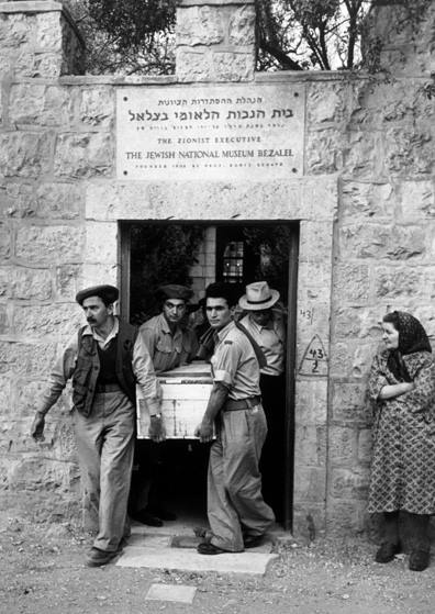 Гроб с телом Давида Маркуса по пути из Иерусалима в США. Фото: Википедия