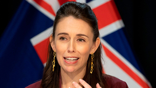 ראש ממשלת ניו זילנד ג'סינדה ארדרן
