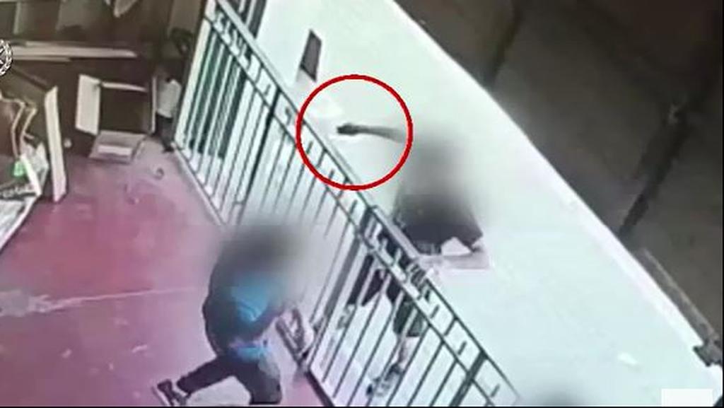  Покупатель напал с ножом на продавца в Модиине. Фото предоставлено полицией