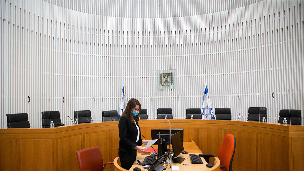 Зал заседаний Верховного суда (Фото: Орен Бен-Хакун) בג"ץ דן בהסכם הקואליציוני שנחתם בין הליכוד לכחול לבן