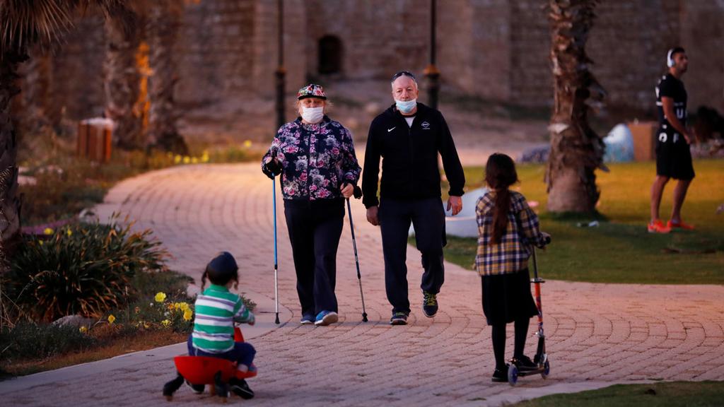  An elderly couple takes a walk in Jerusalem 