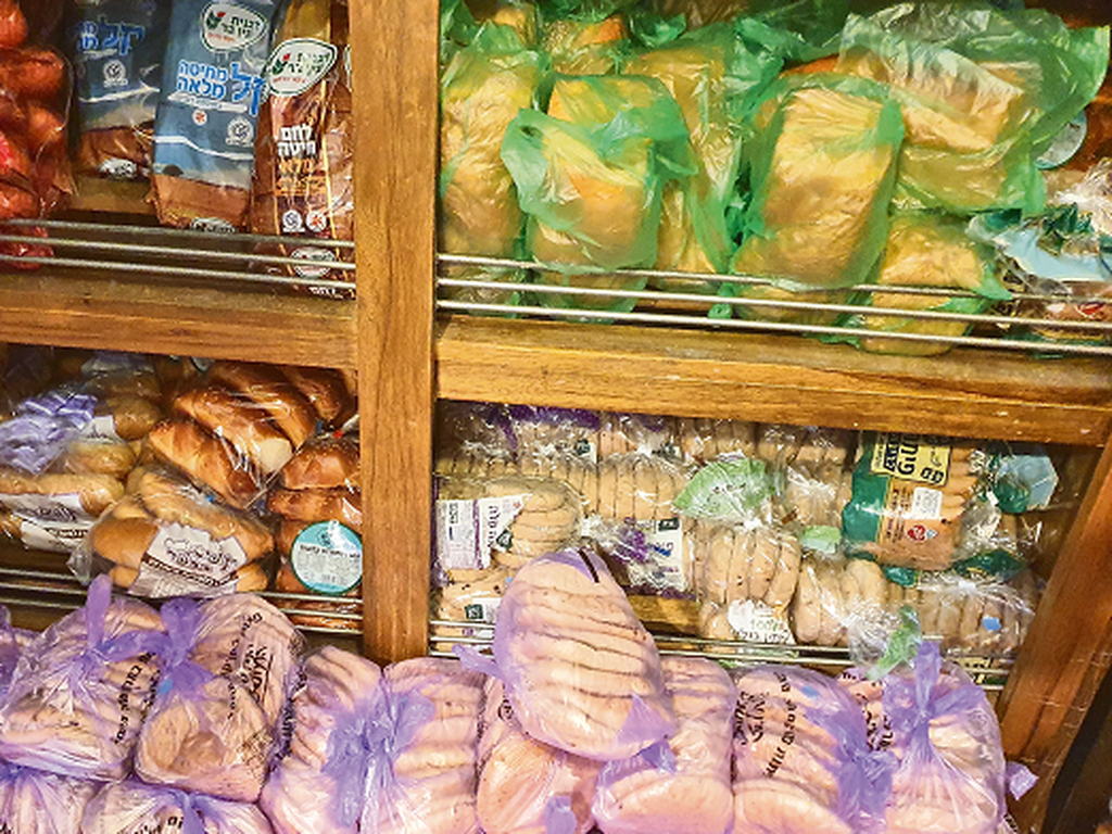 Покупатели не хотят приобретать неупакованный хлеб и халы из боязни заражения