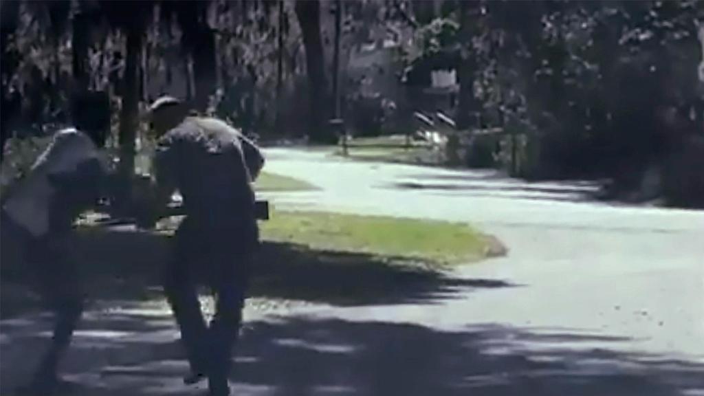 תיעוד ירי אמאד ארברי צעיר שחור נורה למוות ג'ורג'יה ארה"ב