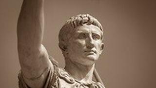 פסל של הקיסר הרומי אוגוסטוס
