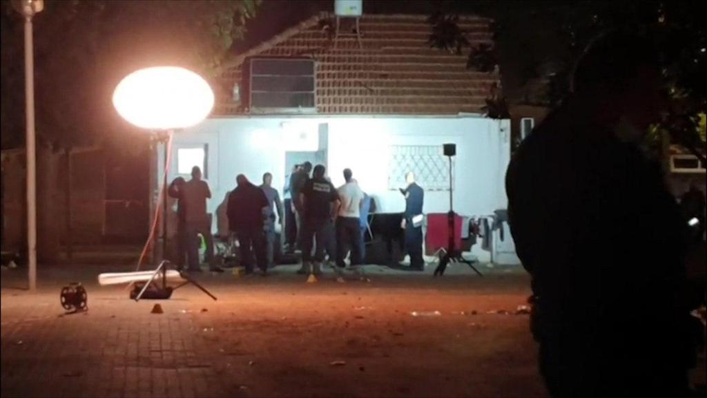 На месте происшествия. Фото: Шахар Гольдштейн זירת הקטטה בשכונת הארגזים בתל אביב