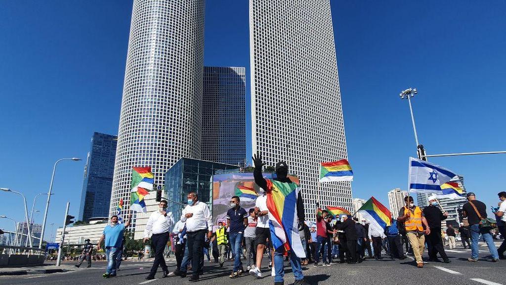 הפגנה של דרוזים וצ'רקסים בקריית הממשלה בתל אביב על הפסקת התקציבים מהממשלה