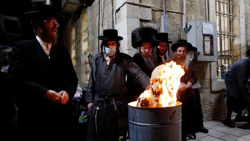  Haredi Jews in Jerusalem celebrate Lag BaOmer 