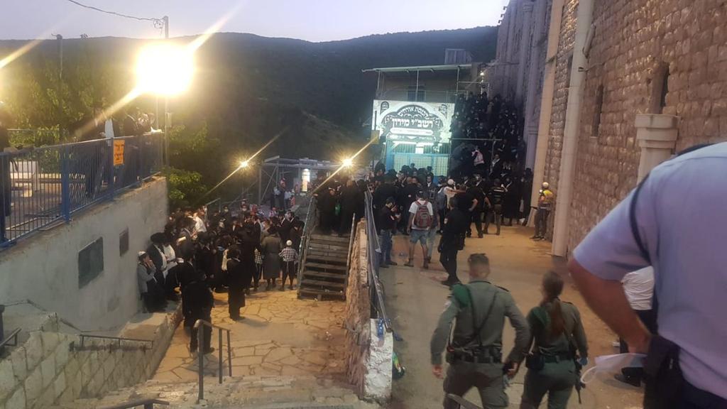 Беспорядки у гробницы раввина Бар-Йохая. Фото: пресс-служба полиции Беспорядки у гробницы раввина Бар-Йохая. Фото: пресс-служба полиции