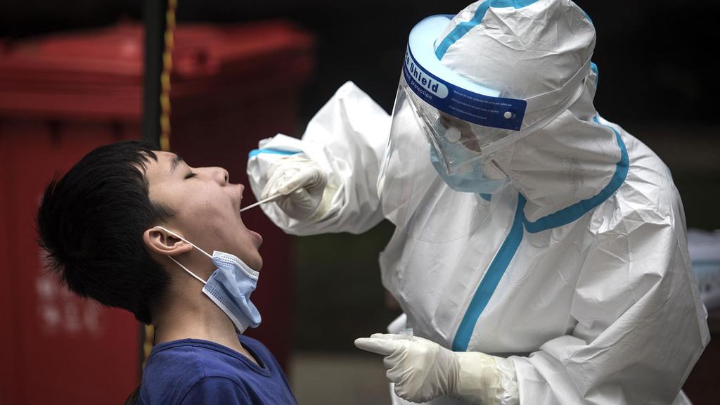  Testing for coronavirus in Wuhan, China 