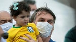 נשיא ברזיל ז'איר בולסונרו ב הפגנה נגד ה סגר ברזיליה