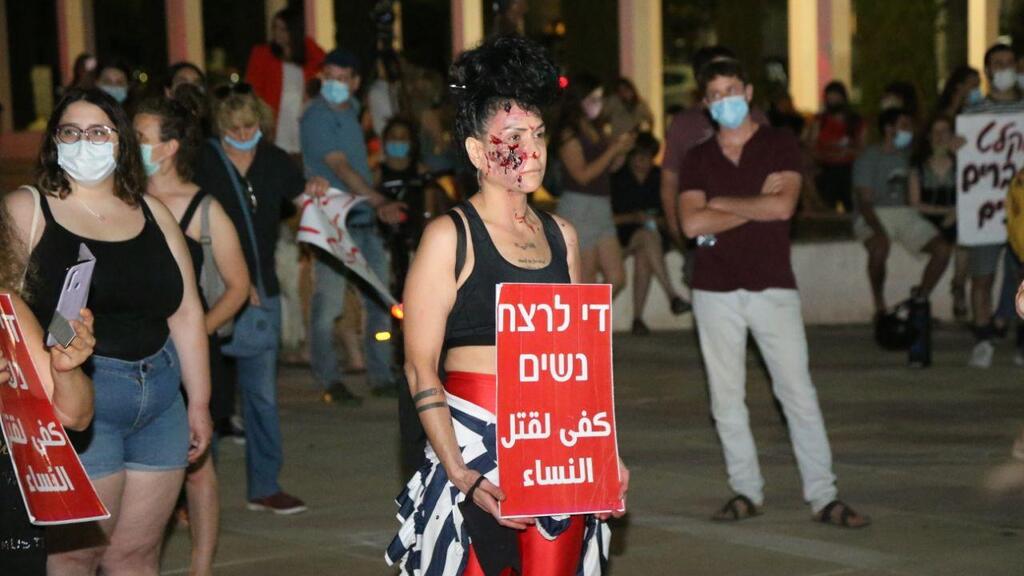 הפגנה נגד רצח נשים ברחבת הבימה בתל אביב