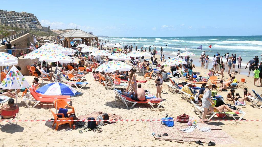 חוף הצוק בתל אביב בחג השבועות
