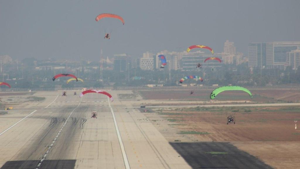 טרקטורונים מעופפים בנתב"ג