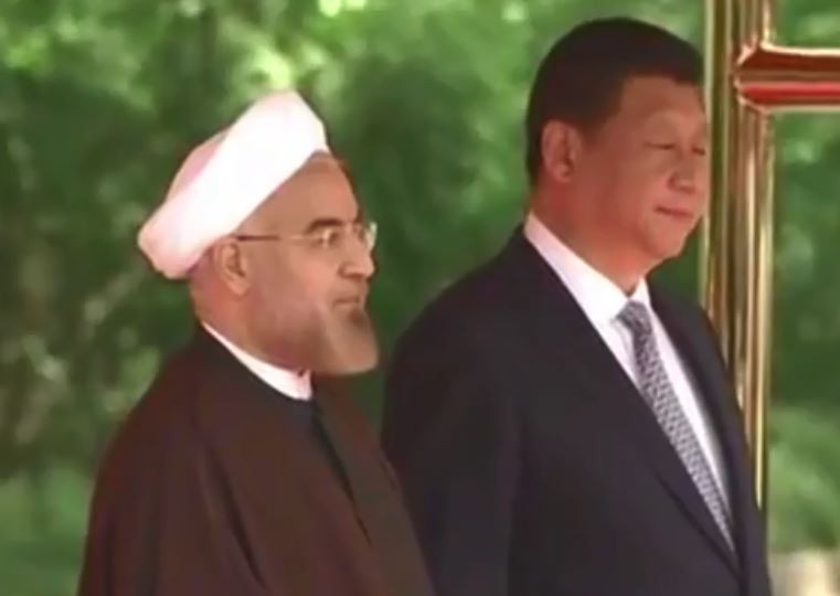 Chinese President Xxi Jinping and his Iranian counterpart Hassan Rouhani 