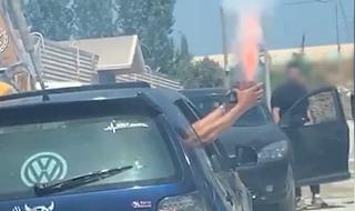 ניידת משטרה תופסת רכב ממנו שוגרו זיקוקים במזרח ירושלים