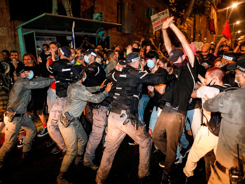 הפגנה הפגנות מול בית רה"מ ב ירושלים בלפור כיכר פריז מרכז העיר משטרה
