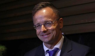 פטר סיירטו שר החוץ של הונגריה