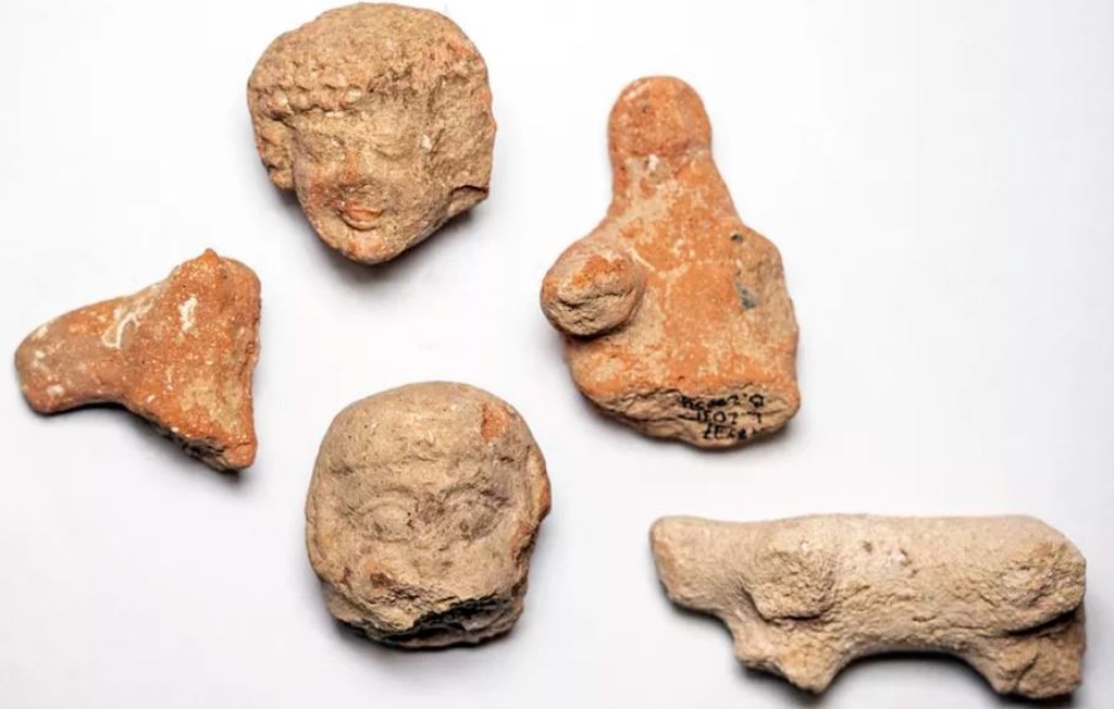 Clay figurines of women and animals found at the excavation site in the Arnona neighborhood of Jerusalem near the US Embassy