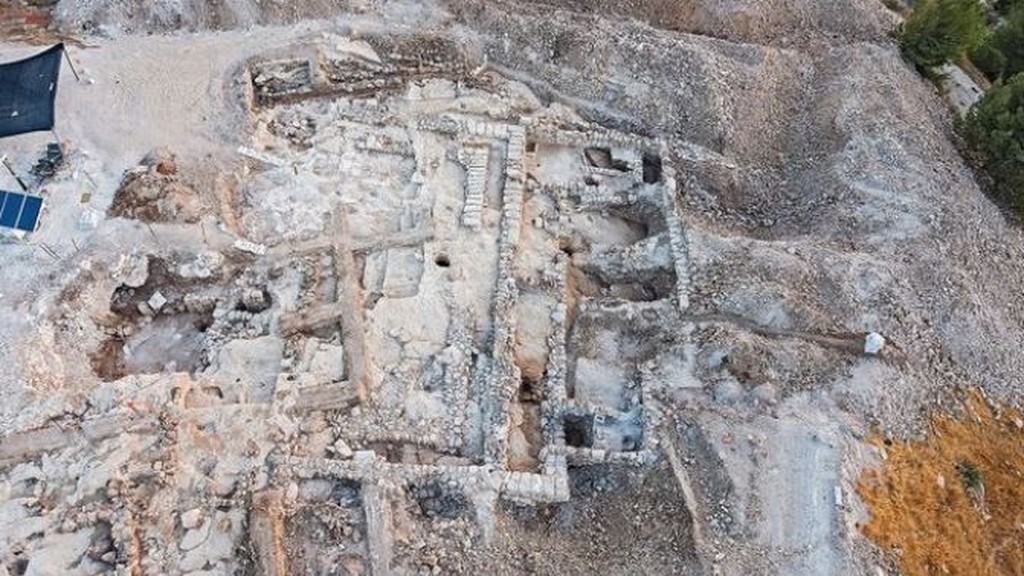 Aerial photo of the Israel Antiquities Authority excavation site in the Arnona neighborhood of Jerusalem