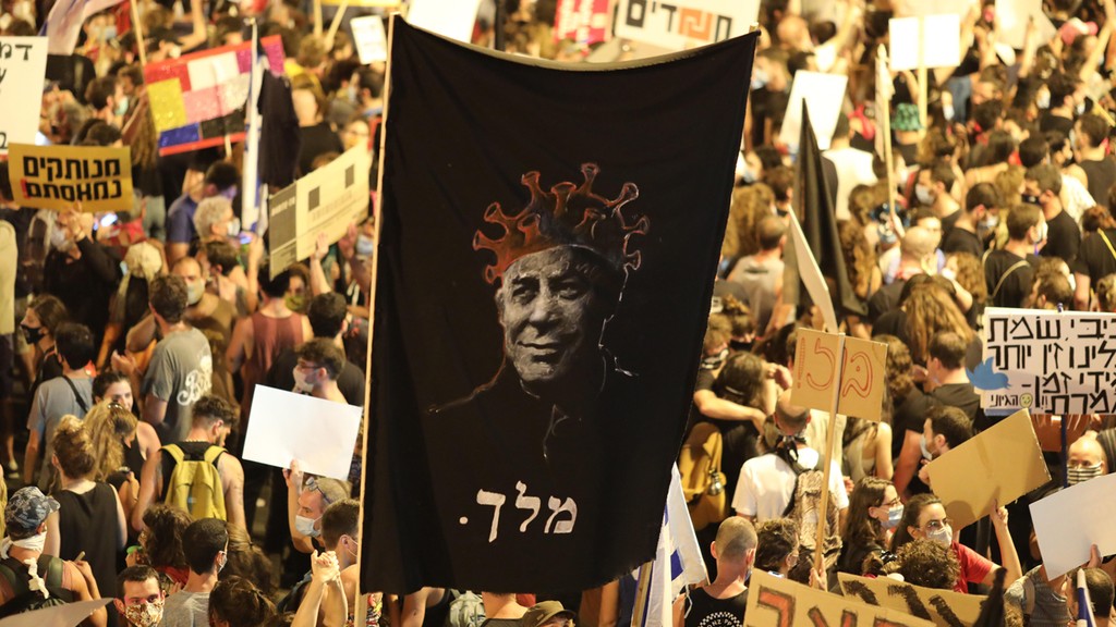 הפגנה הפגנות מול בית רה"מ ב בלפור ירושלים דגלים שחורים