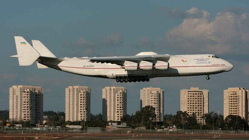 מטוס האנטונוב An-225 נוחת בנתב"ג ב-2008
