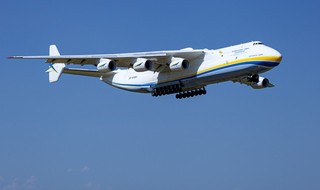 מטוס תובלה אנטונוב An-225 