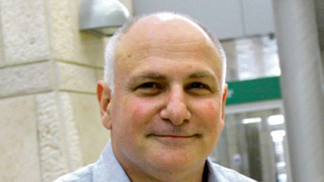  Профессор Йорам Вайс 