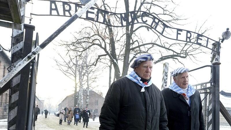 Auschwitz survivors pay homage at camp on Holocaust remembrance day 2019