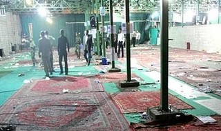 איראן זירת פיגוע מסגד בעיר שיראז 2008