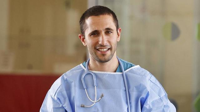 Доктор Йотам Дери (Фото: Гади Кабало) ד"ר יותם דרעי