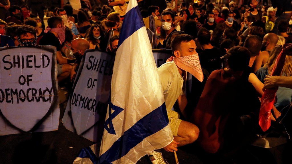 הפגנה נגד בנימין נתניהו ב מעון ראש הממשלה ב ירושלים
