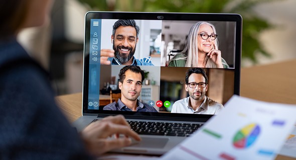 Совещание в Zoom. (Фото: Shutterstock) Совещание в Zoom.